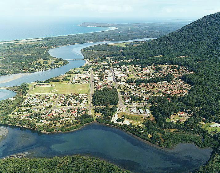 laurieton.jpg (138638 bytes)